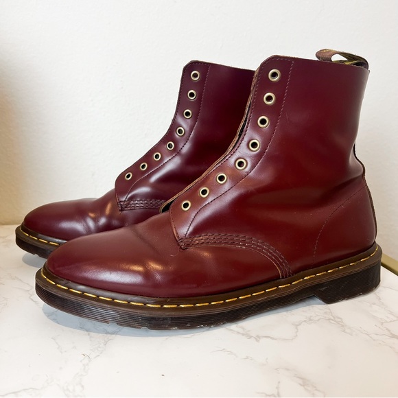 VINTAGE DR. MARTENS LACELESS 1460 PASCAL MAROON GOLD 8 eye men’s 13 - Picture 1 of 9